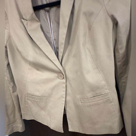 Bundle 3 for $15. Metaphor Women's Beige Single-Button Blazer. Size 10. - Picture 2 of 8